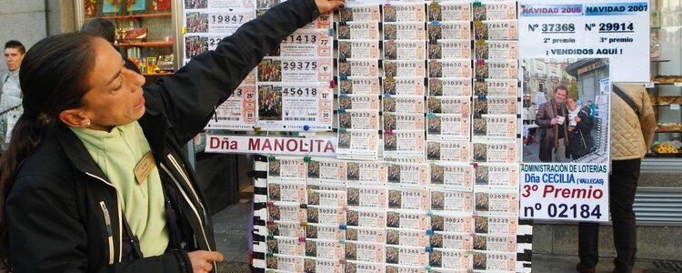 Vendedoras de lotería de Navidad en Madrid