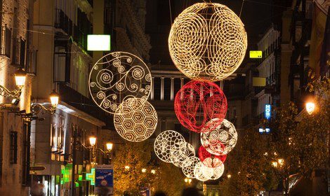 Vista de la Calle Arenal, en el centro de Madrid, durante Navidad