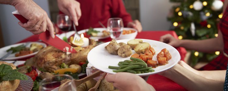 Las Navidades suelen ir unidas a comer mucho, por eso hay que cuidar un poco la dieta