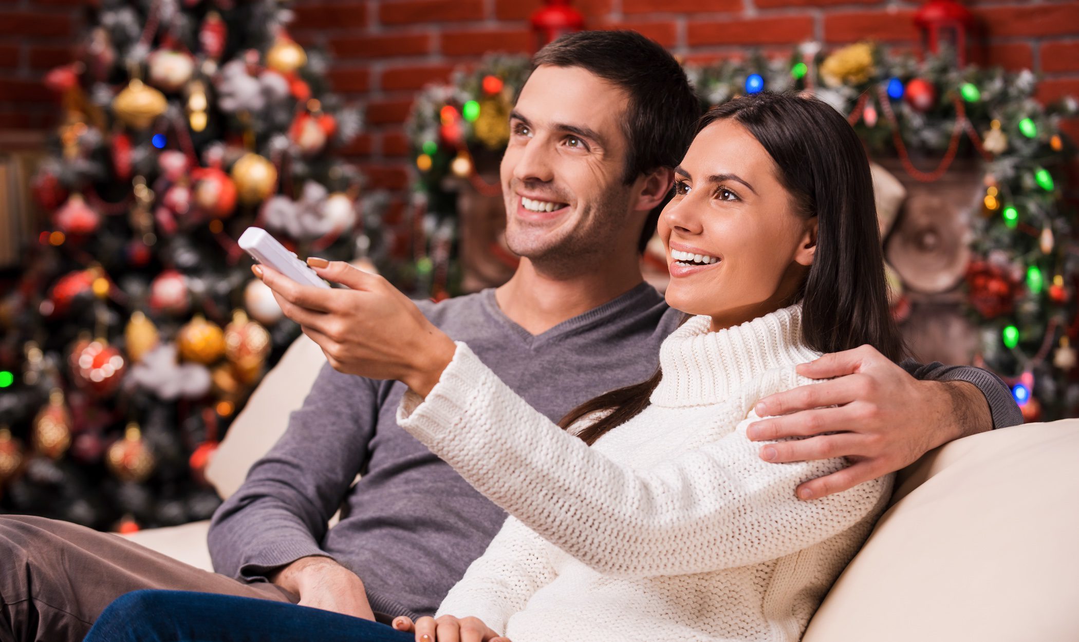 Poner la televisión en tus reuniones navideñas: Ventajas e inconvenientes