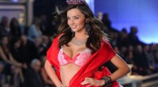 Heroínas, color y pasión española en el nuevo desfile de Victoria's Secret