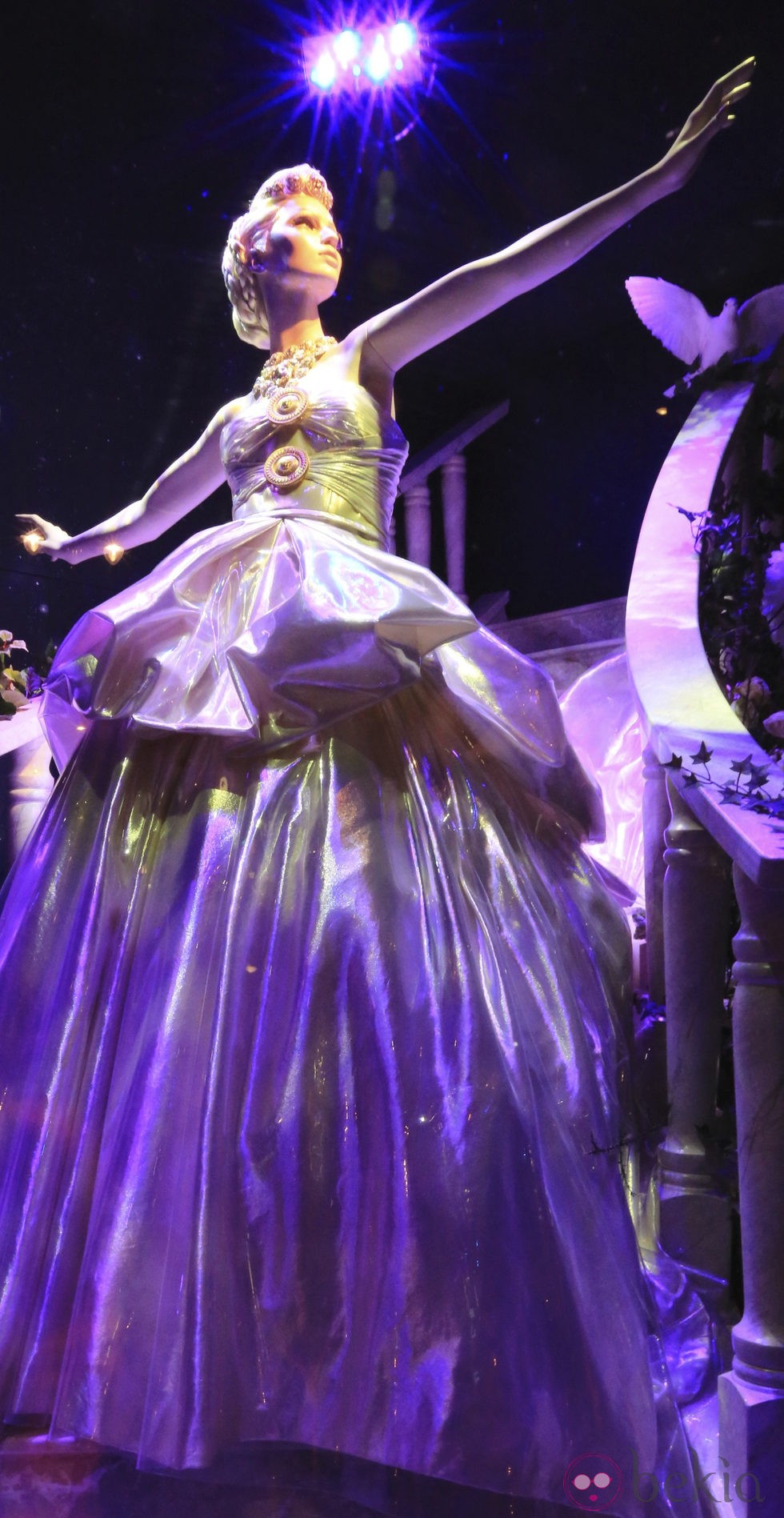 La Princesa Disney Cenicienta vestida de Versace