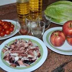 Ingredientes necesarios para hacer ensalada de pulpo y manzana