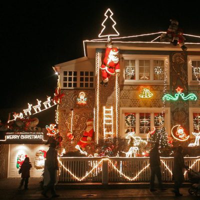 Ideas parar decorar el exterior de la casa en Navidad
