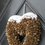 Corona en forma de corazón para decorar la casa en navidad